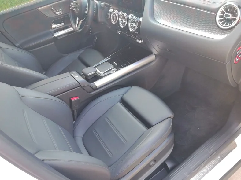 奔驰GLA 后面外观二