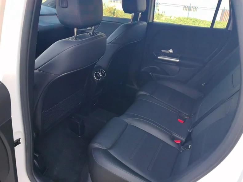 奔驰GLA 内饰前排