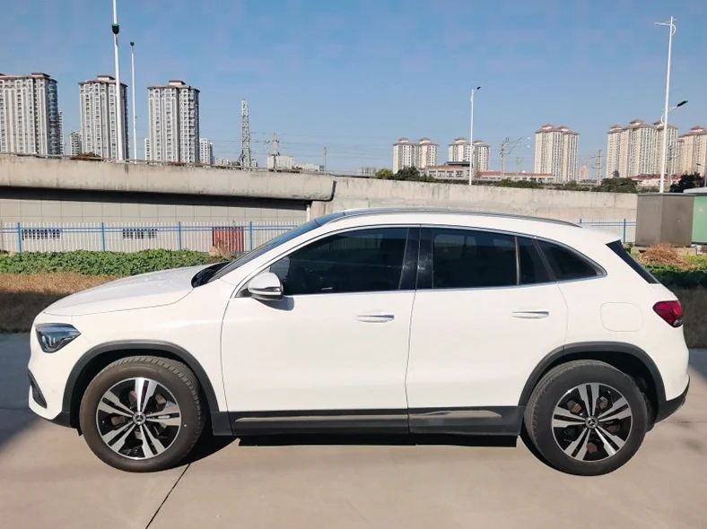 奔驰GLA 内饰后排