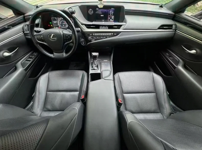 雷克萨斯ES 后面外观二