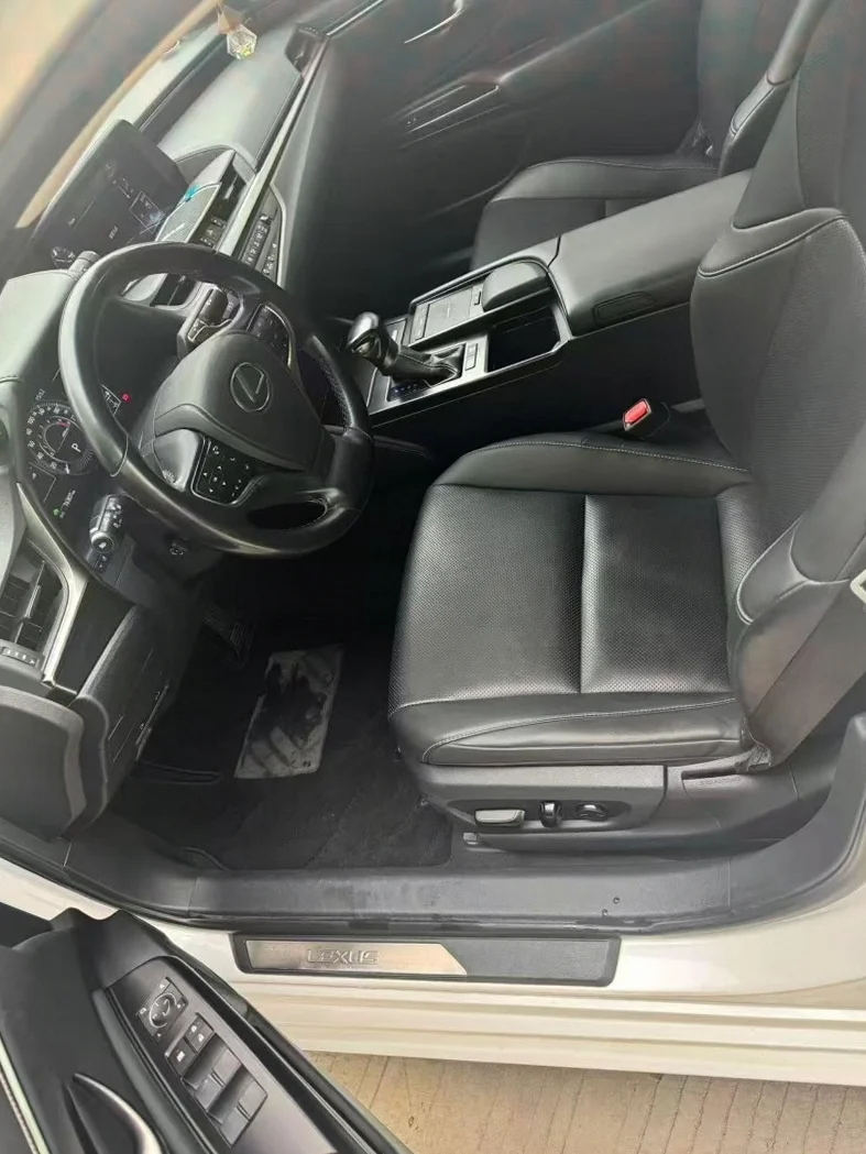雷克萨斯ES 内饰前排