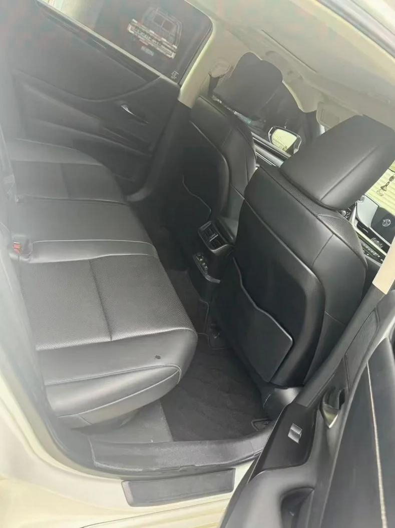 雷克萨斯ES 正面外观三