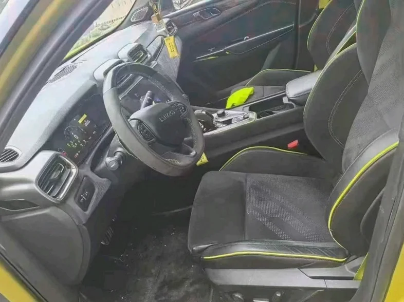 领克03 内饰后排