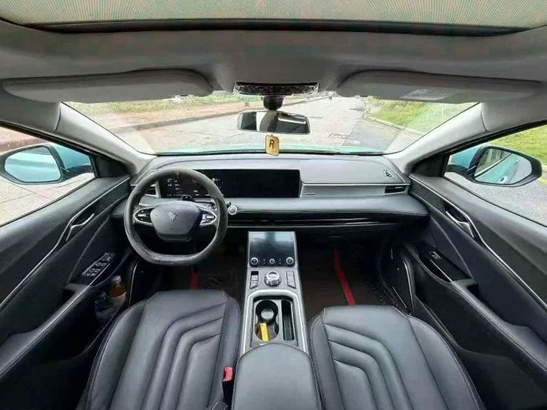 哪吒U 后面外观二