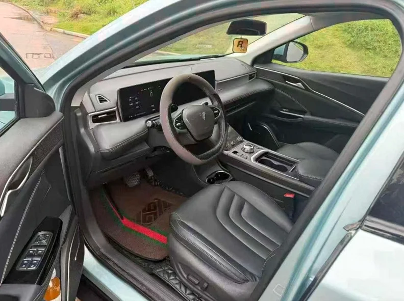 哪吒U 后面外观一