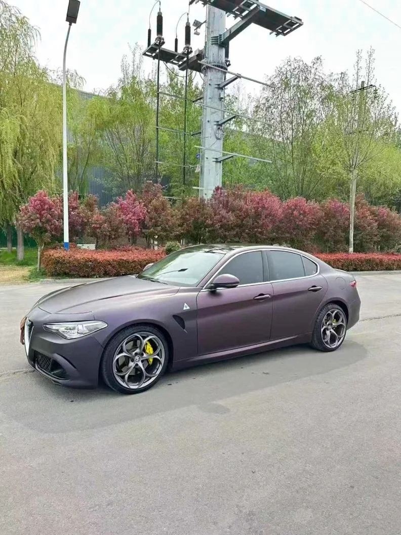 阿尔法·罗密欧Giulia 正面外观二