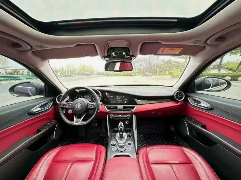 阿尔法·罗密欧Giulia 后面外观三