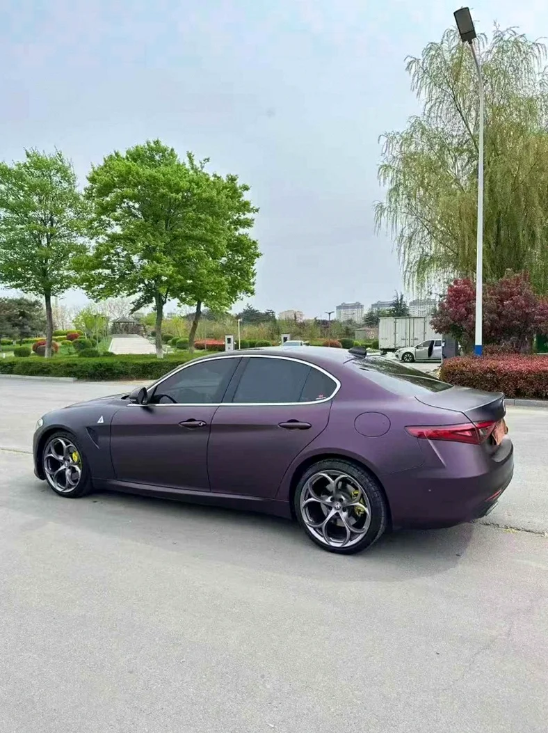 阿尔法·罗密欧Giulia 内饰前排