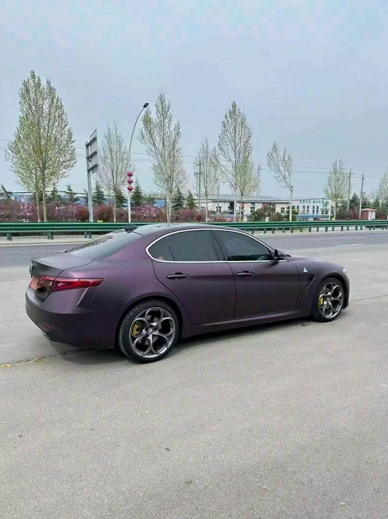 阿尔法·罗密欧Giulia 内饰后排