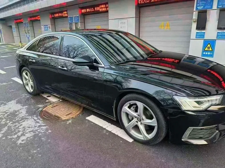 奥迪A6L 正面外观三