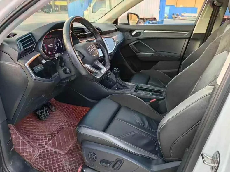 奥迪Q3 后面外观一