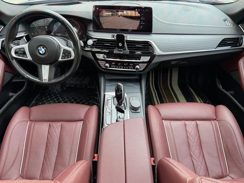 宝马5系 内饰后排