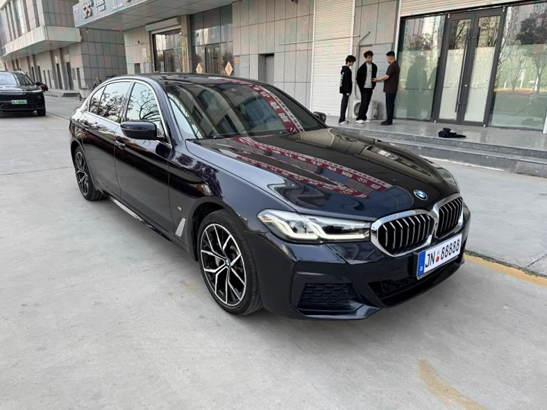 宝马5系 正面外观二