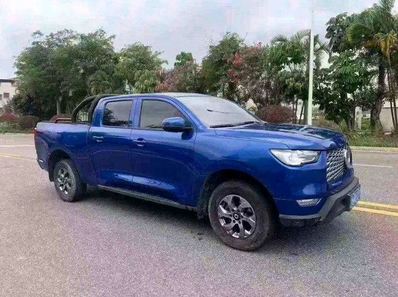 长城汽车炮 正面外观三