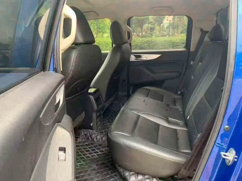 长城汽车炮 后面外观二