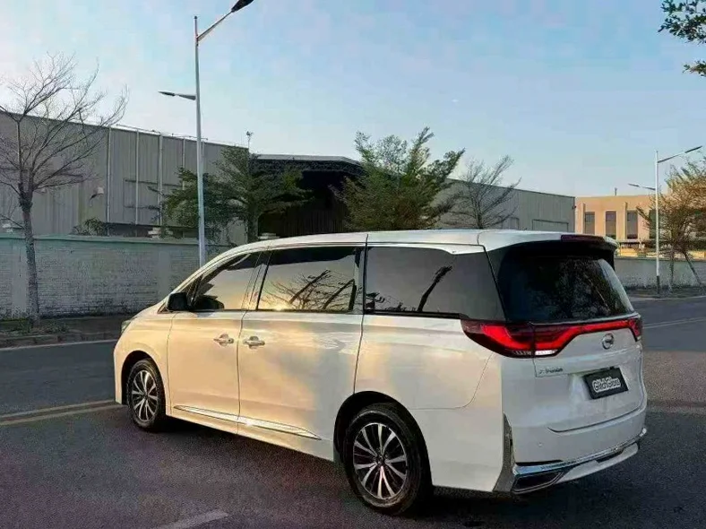 传祺M8 后面外观三