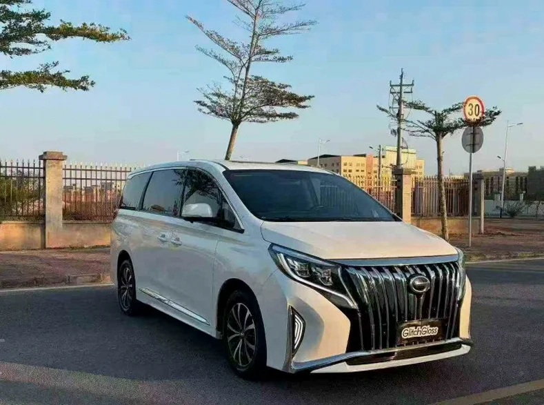 传祺M8 正面外观二