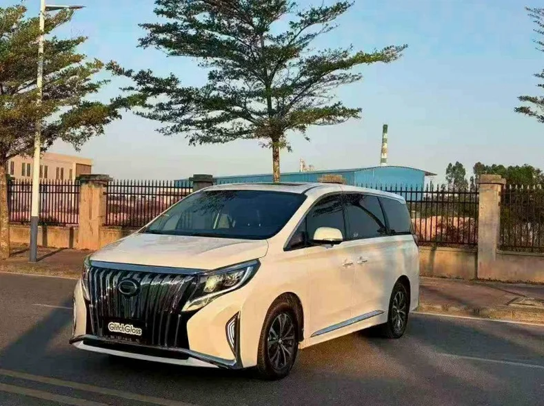 传祺M8 正面外观三