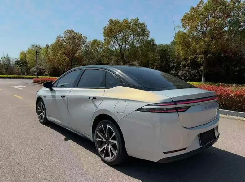 传祺埃安S 内饰后排