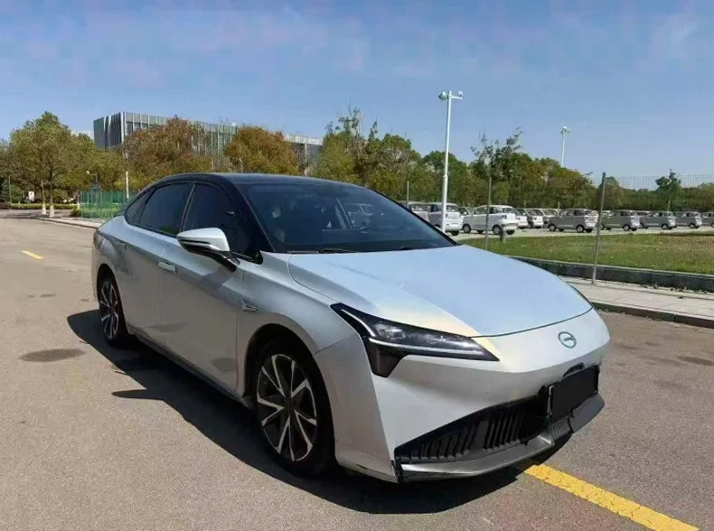 传祺埃安S 正面外观二