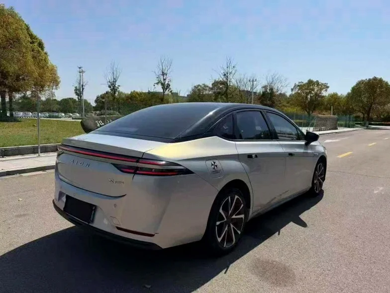 传祺埃安S 内饰前排