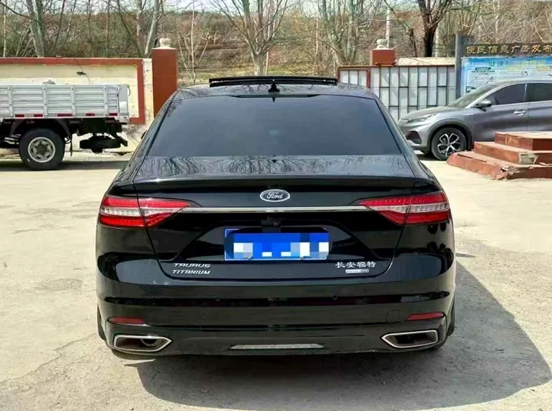 福特金牛座 驾驶室