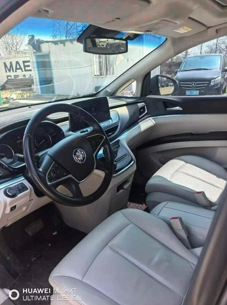 别克GL8 后面外观二