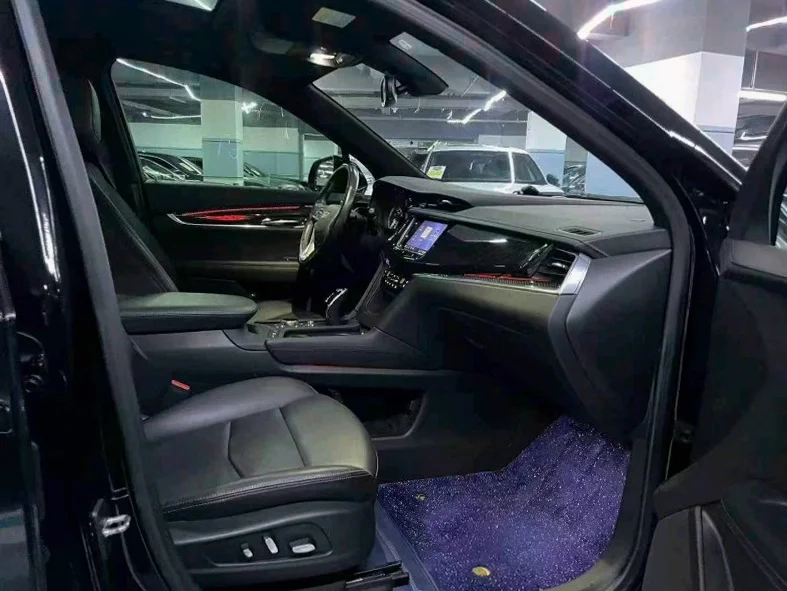 凯迪拉克XT6 驾驶室