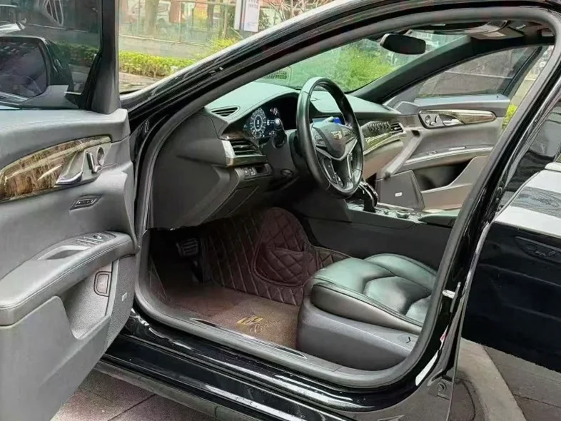 凯迪拉克CT6 后面外观一