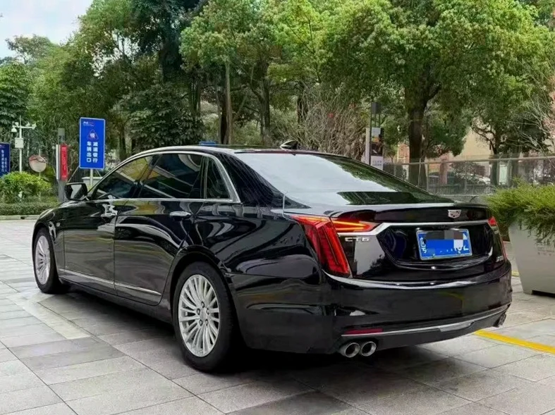 凯迪拉克CT6 内饰前排