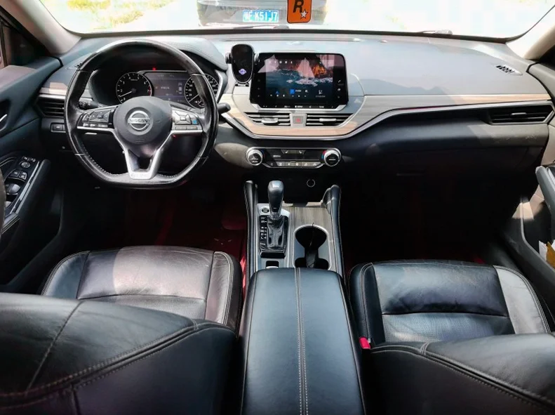 日产天籁 后面外观三