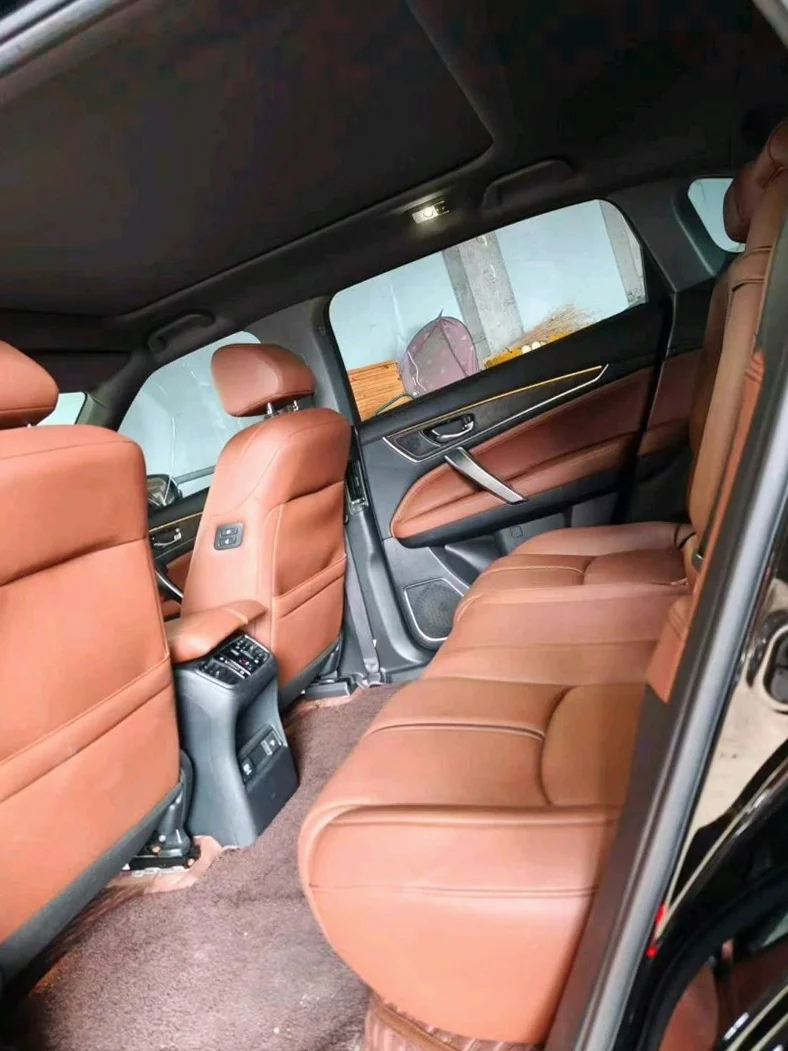 本田URV 后面外观一