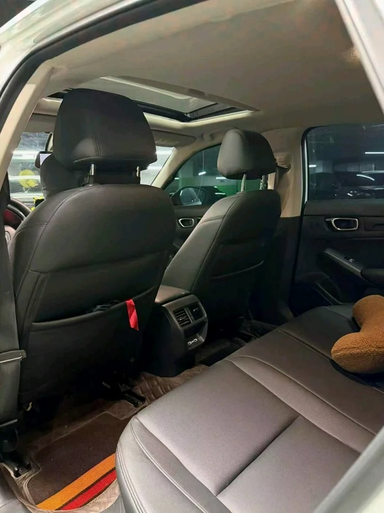 本田型格 内饰前排