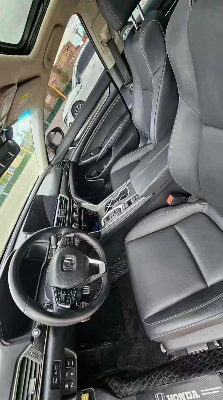 本田雅阁 后面外观三