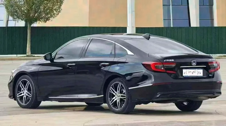 本田雅阁 内饰后排