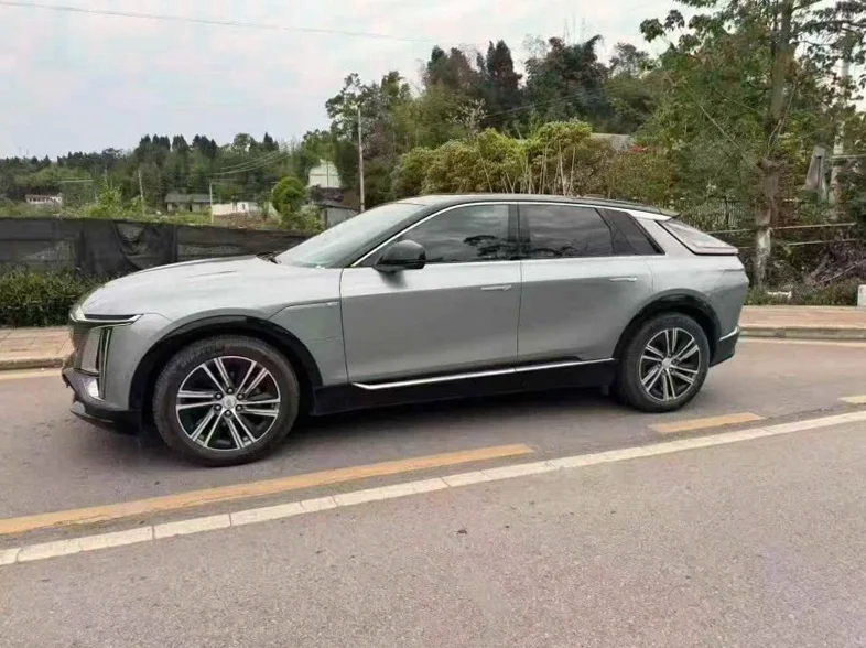 凯迪拉克LYRIQ锐歌 正面外观三