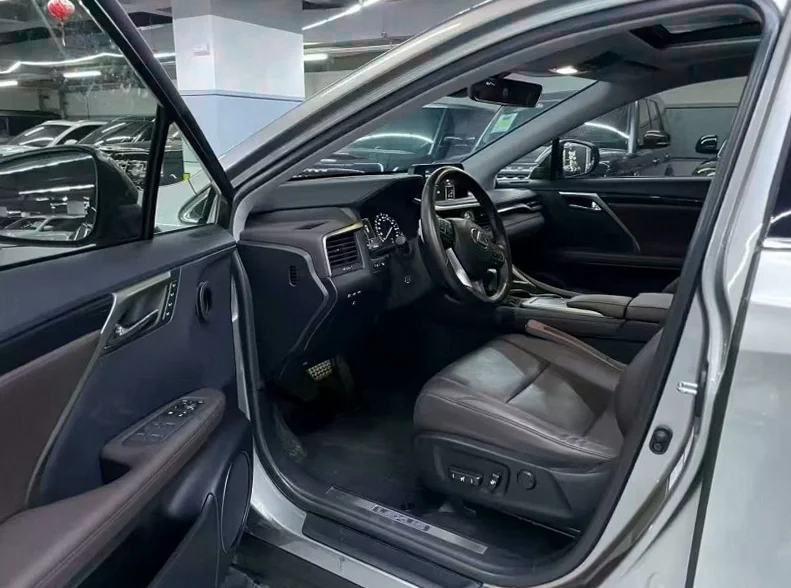 雷克萨斯RX 后面外观一