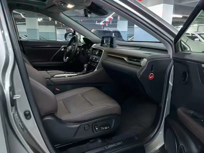 雷克萨斯RX 内饰前排