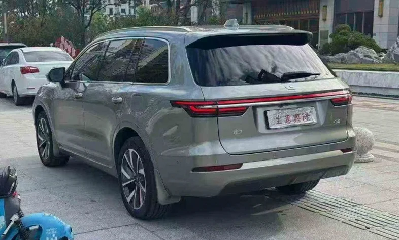 理想ONE 内饰前排