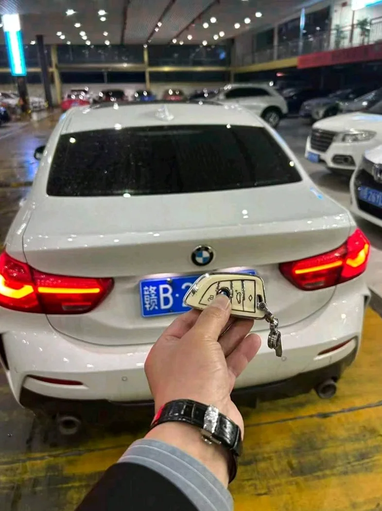 宝马1系 内饰前排