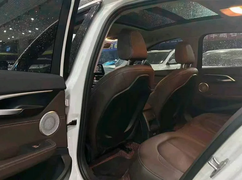 宝马1系 正面外观二