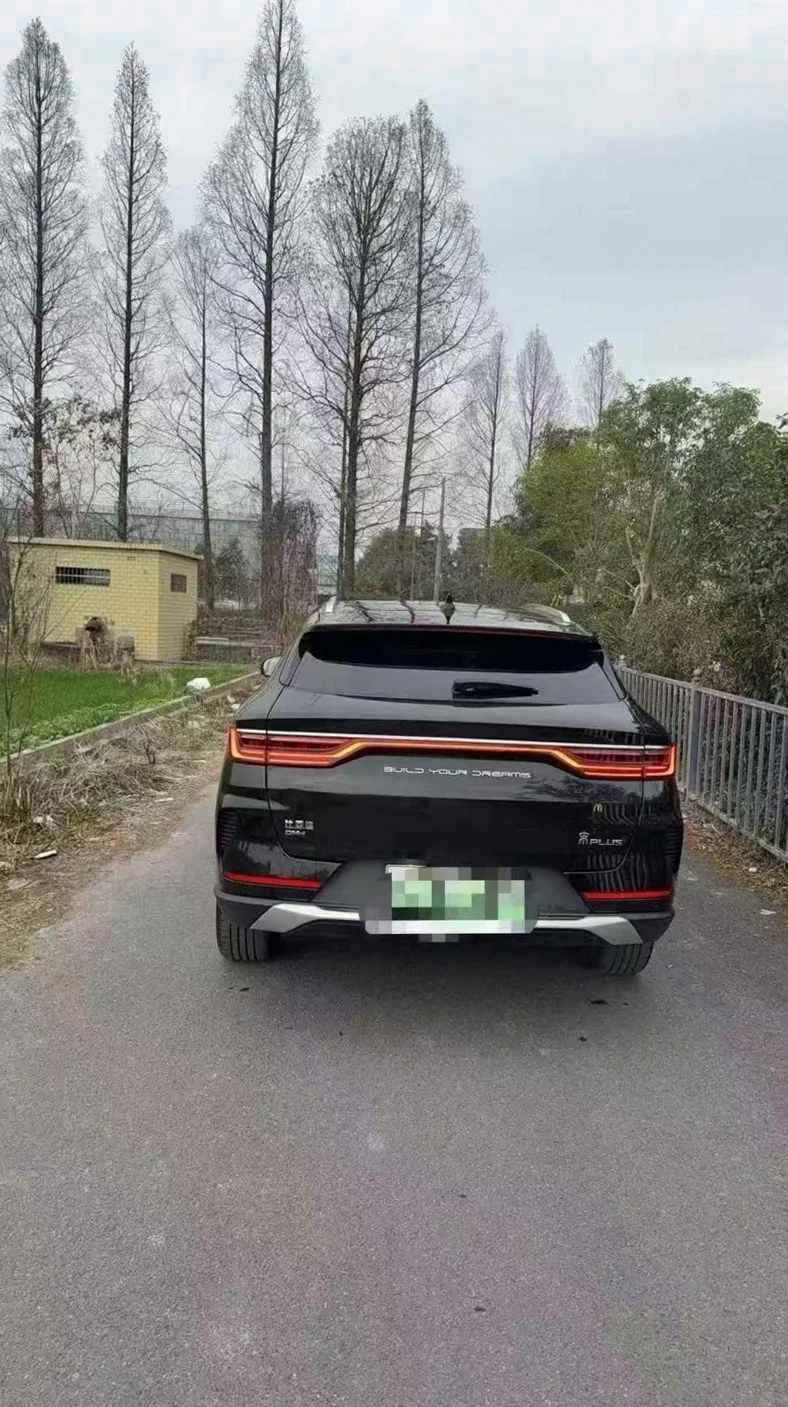 比亚迪宋 驾驶室