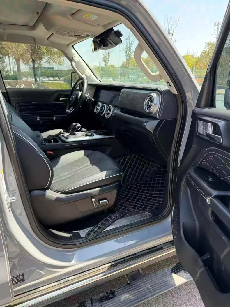 长城汽车坦克 内饰前排