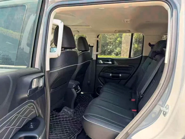 长城汽车坦克 后面外观三