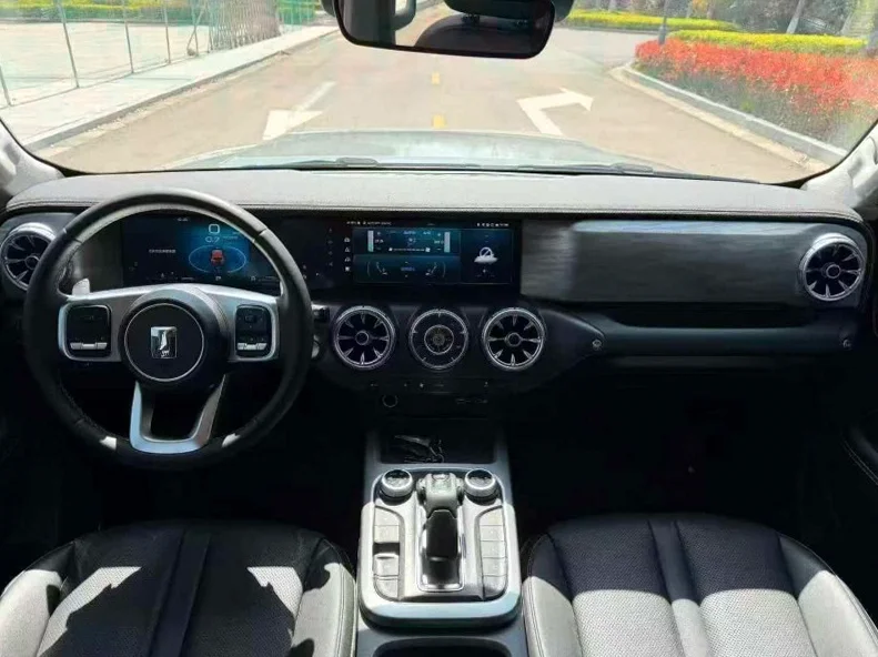 长城汽车坦克 后面外观一