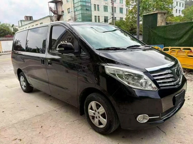 东风菱智 正面外观三