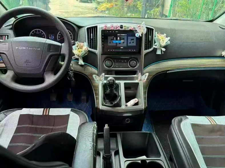 东风菱智 后面外观三