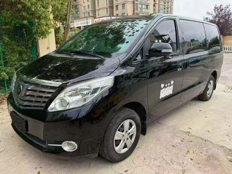 东风菱智 正面外观二