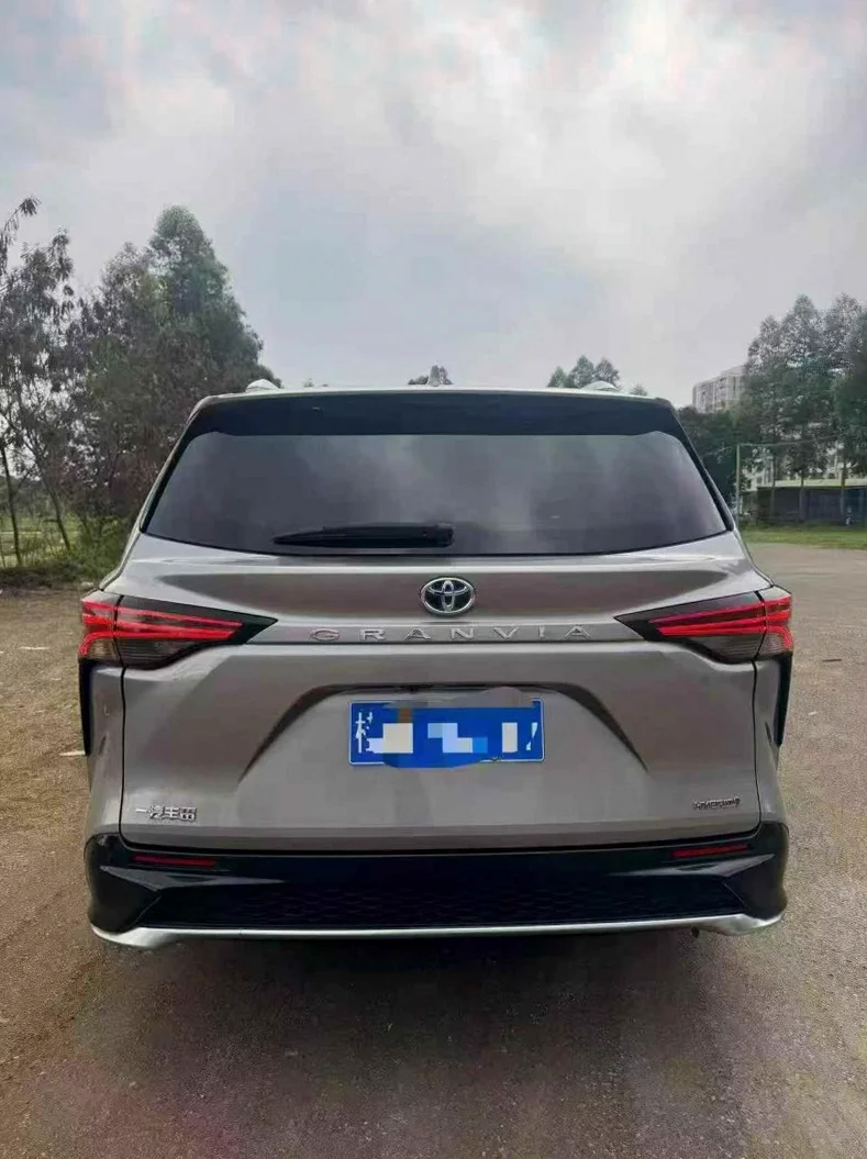 丰田格瑞维亚 内饰前排