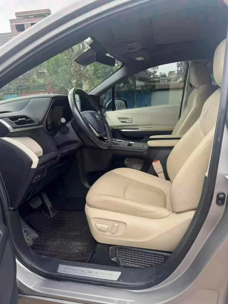 丰田格瑞维亚 后面外观二